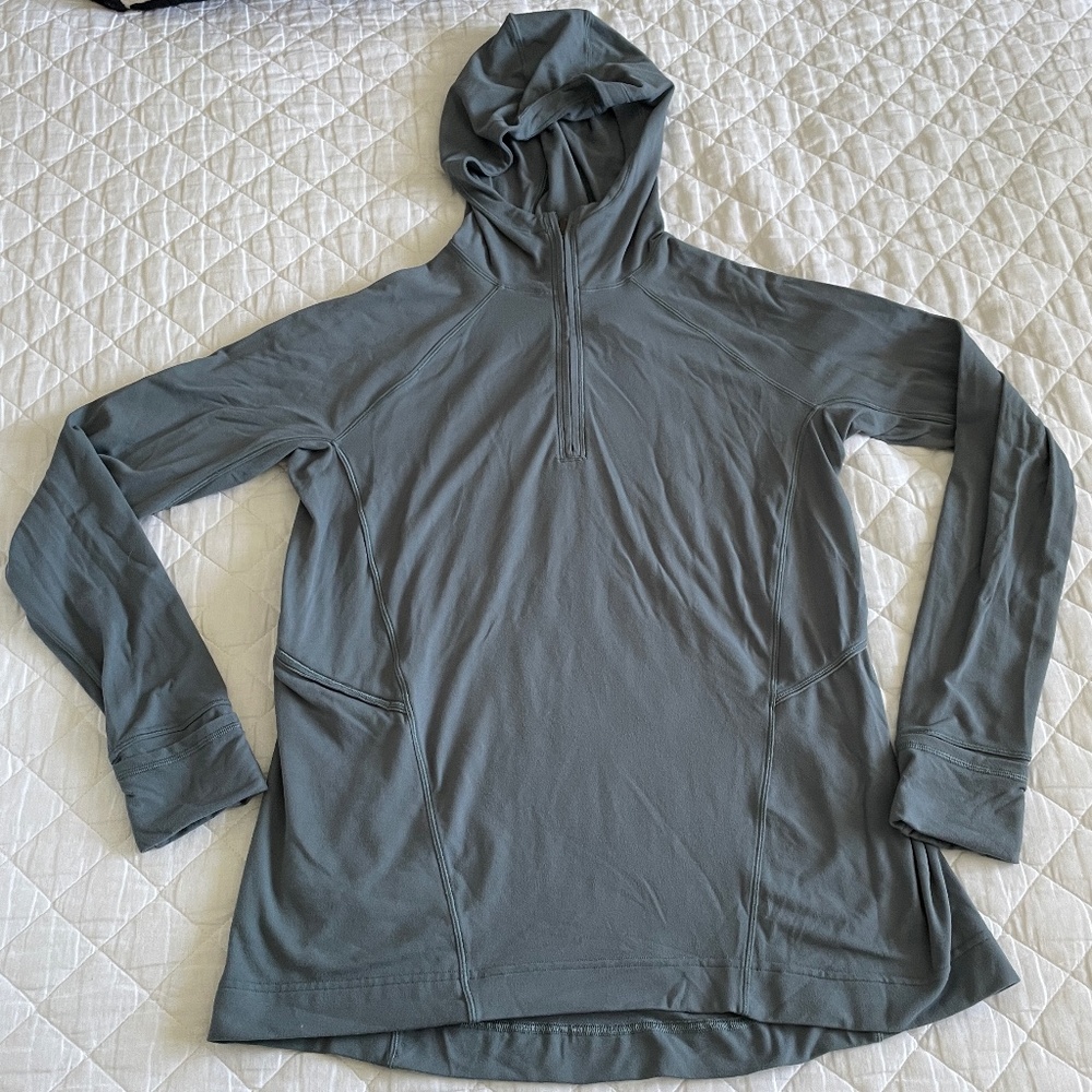Lululemon Hooded Lightweight Longsleeve Shirt Size 8‎